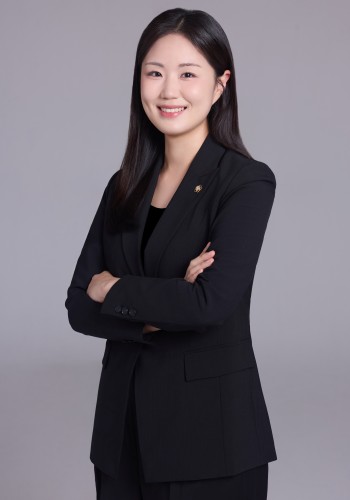 문인정 변호사